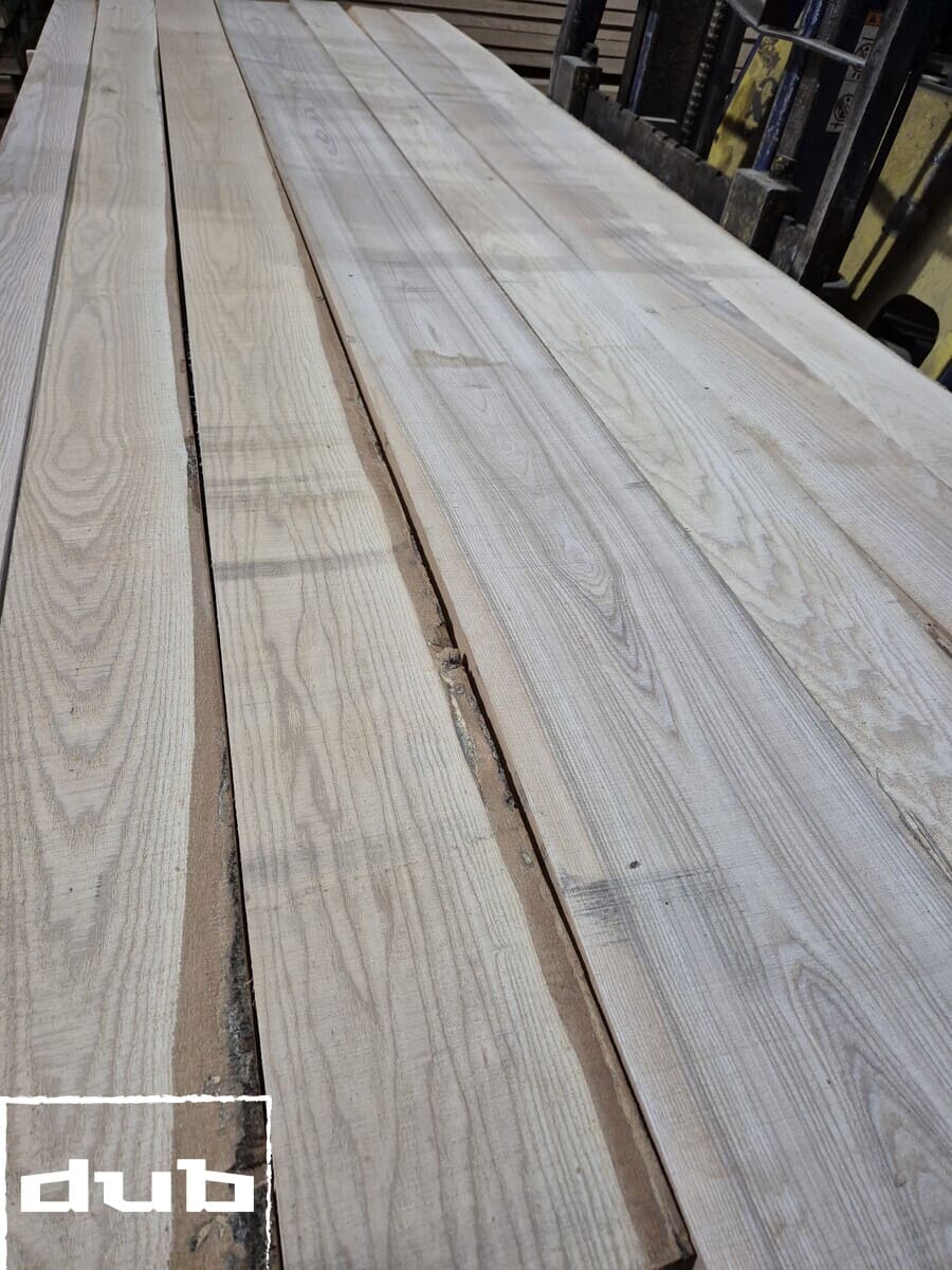 Доска ясеня сухая обрезная 0 сорт 3000х150х32мм